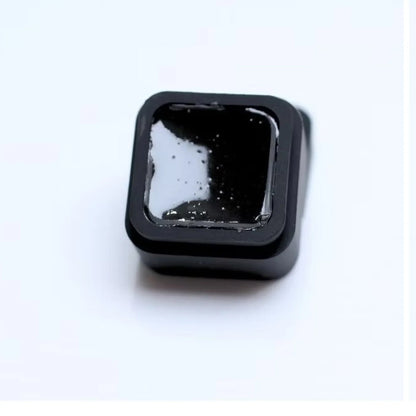 Extreme strength Black Mamba PDR cold glue close-up