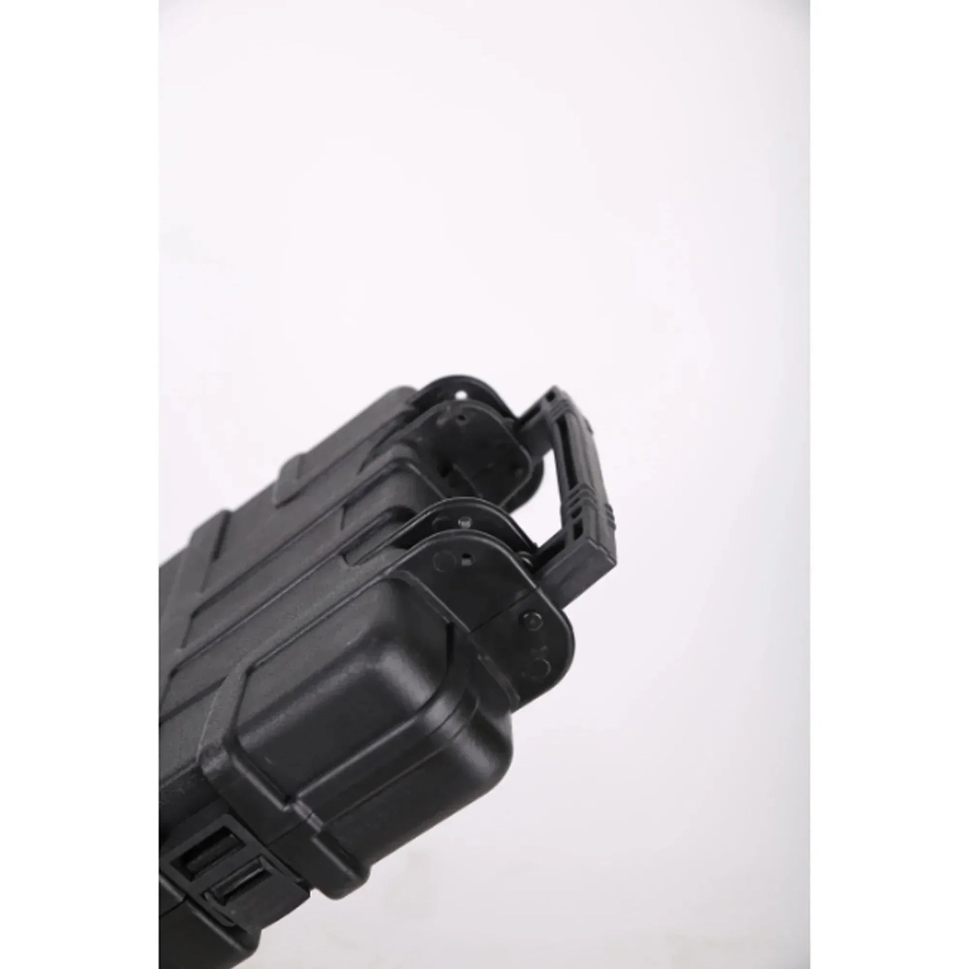 PDR INOX heavy-duty carrying case with secure latches closed