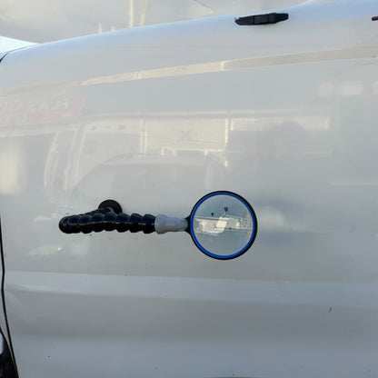 Flexible arm and magnetic base of the PDR INOX magnifying glass