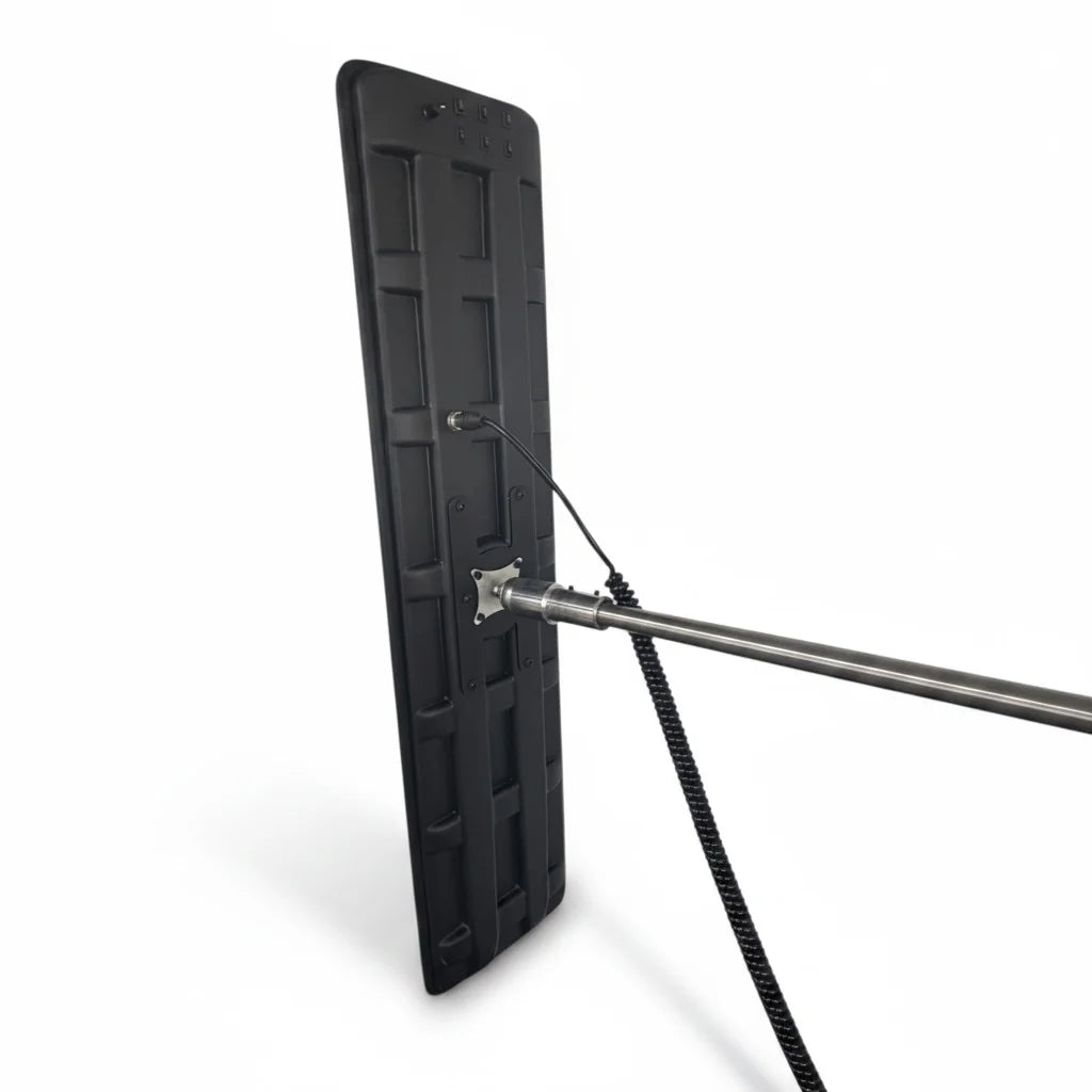 Magnetic base securing the PDR INOX light to a vehicle panel