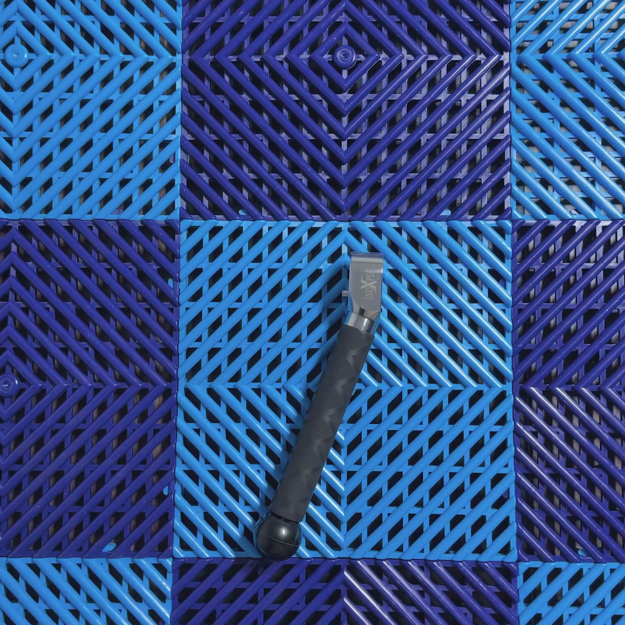 PDR INOX rotatable angled handle providing access for dent repair