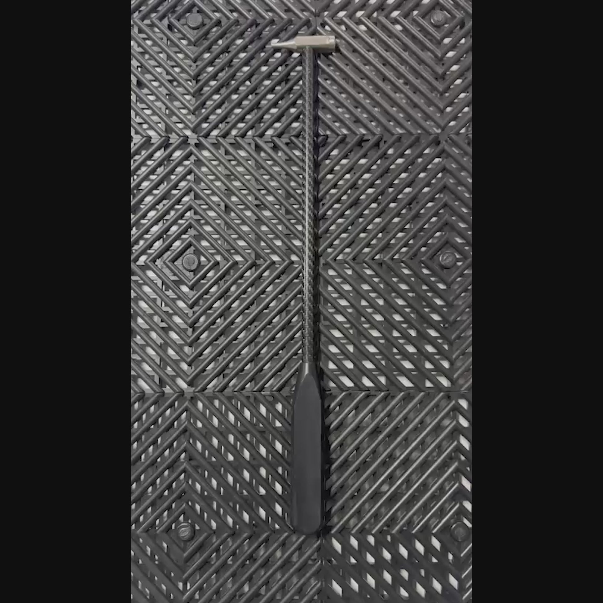 PDR INOX carbon fiber hammer blending a vehicle panel