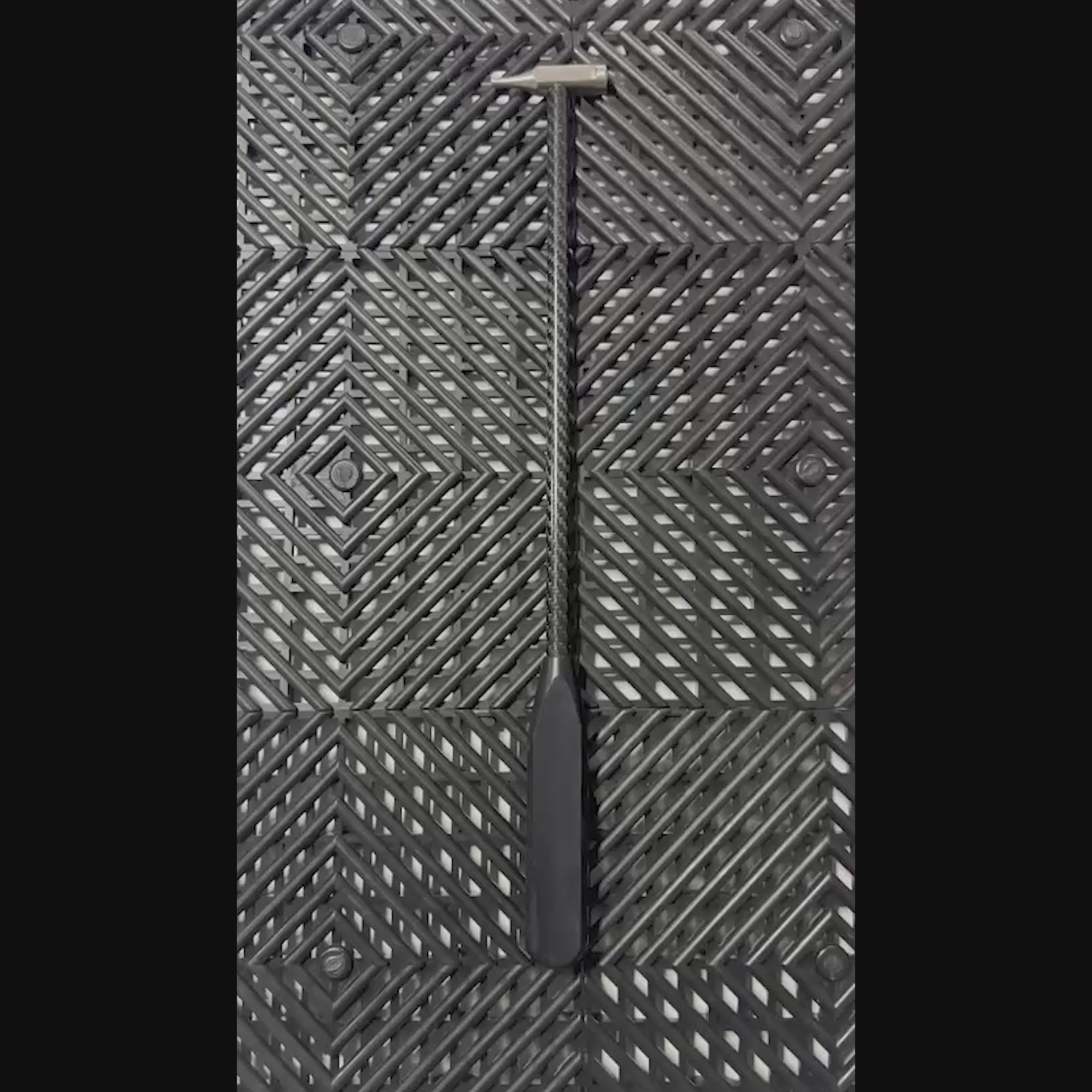 PDR INOX carbon fiber hammer blending a vehicle panel