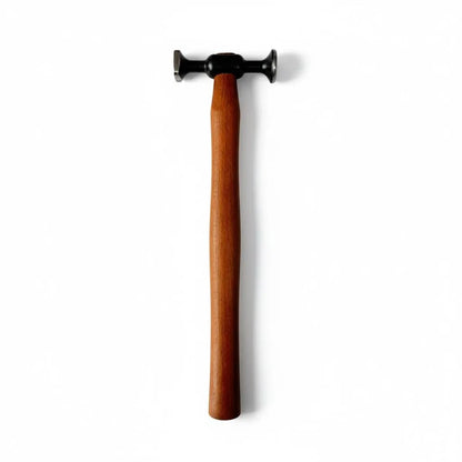 Ergonomic wooden grip of the PDR INOX panel hammer